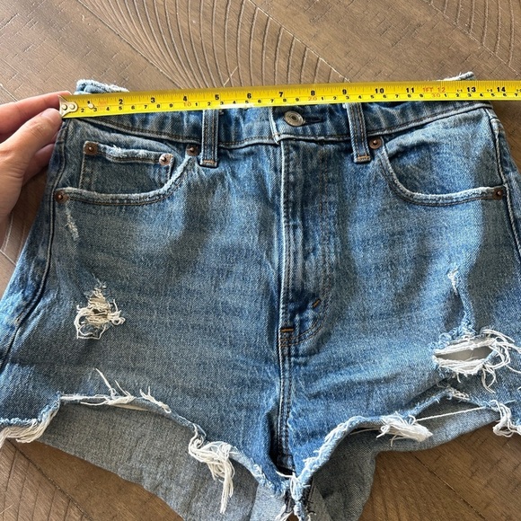 Abercrombie & Fitch Distressed Denim High Rise Mom Shorts size 2 / 26 - Picture 7 of 10